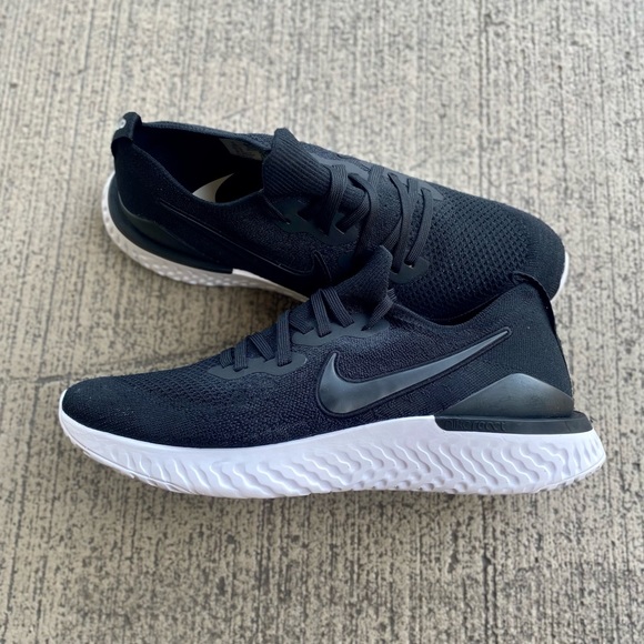 Nike Epic React Flyknit 2 Black and White Running Shoes - Picture 6 of 8
